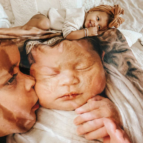 Amazing quality! I bought this blanket for my daughter. Super soft and cozy – great value. Arrived so quickly and without any issues.